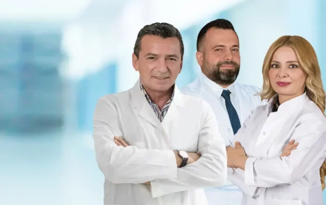 Plastischechirurgie-Aerzteteam-rechts-635×400-1